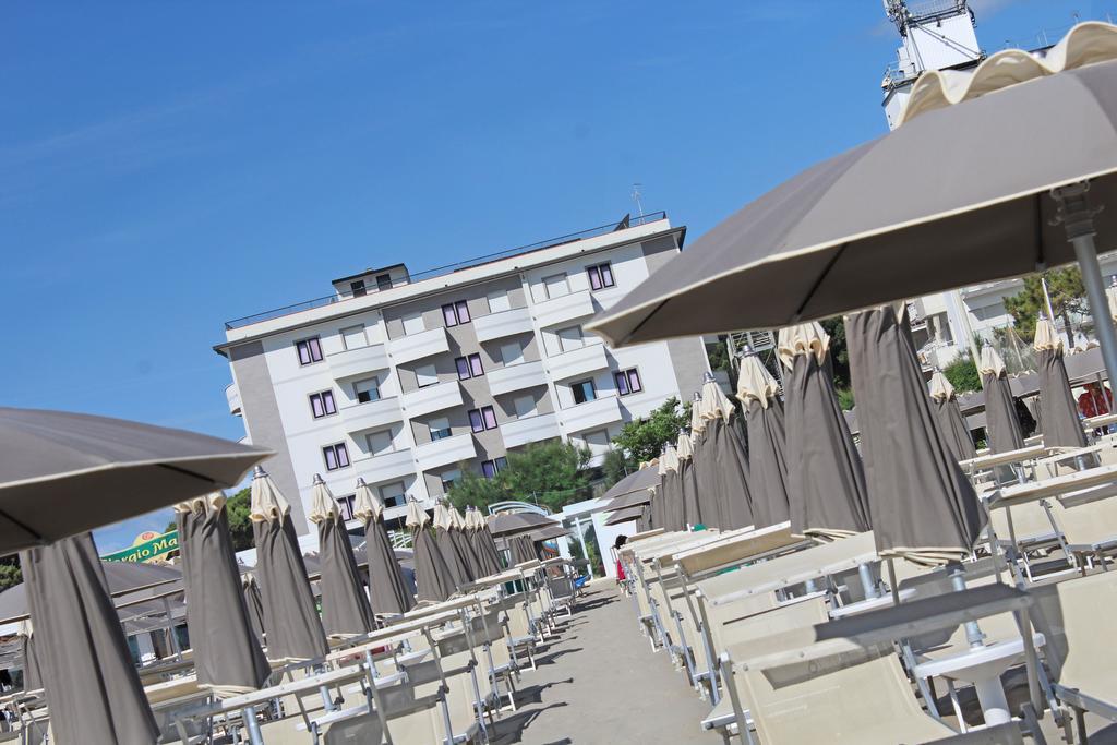 Hotel Delle Nazioni Мілано-Маріттіма Екстер'єр фото