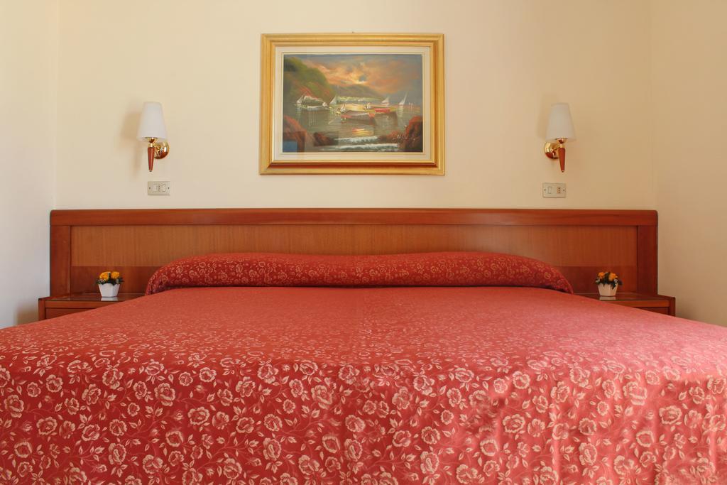 Hotel Delle Nazioni Мілано-Маріттіма Екстер'єр фото
