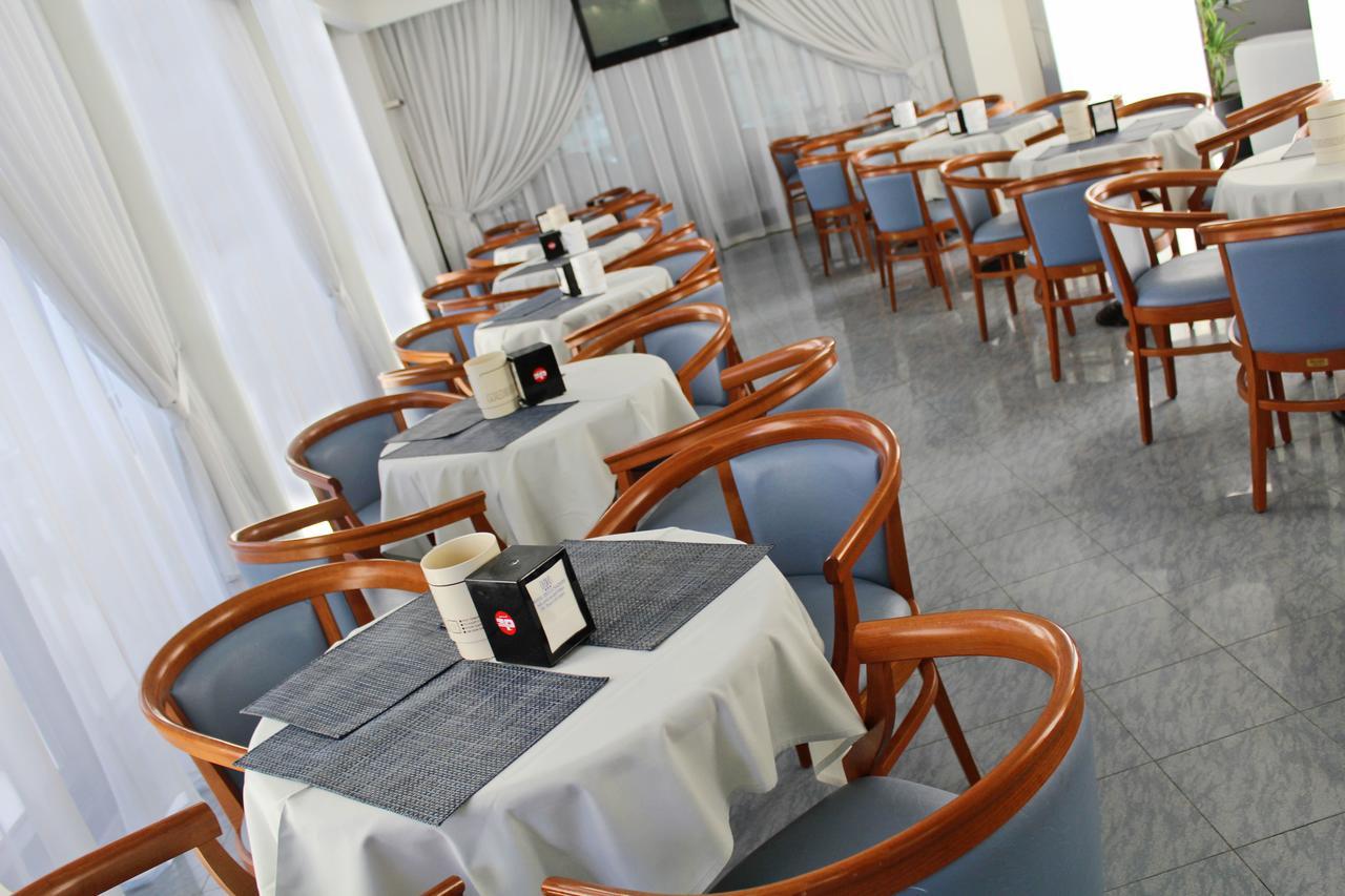 Hotel Delle Nazioni Мілано-Маріттіма Екстер'єр фото
